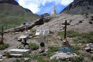 Cementerio del Andinista in Luján de Cuyo, Argentina