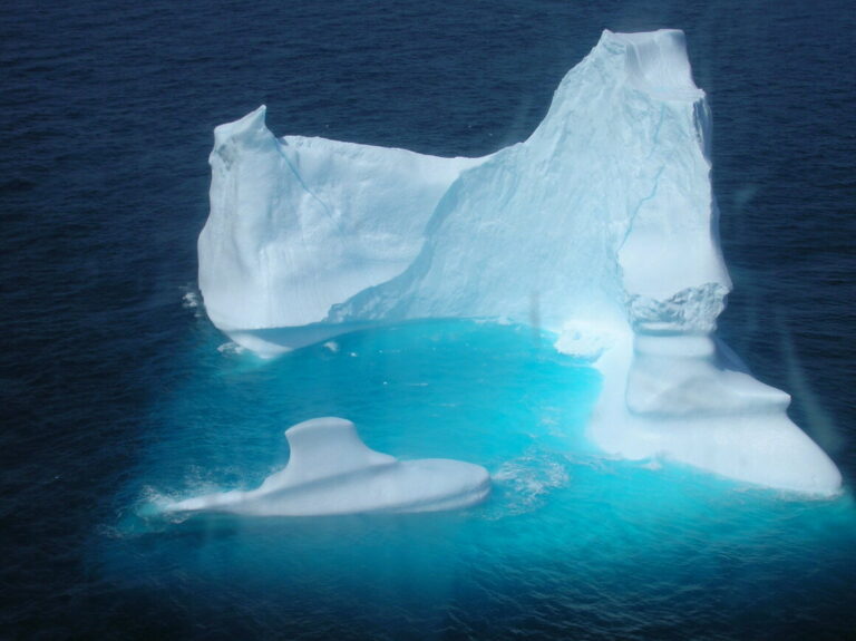 The Iceberg Trackers Keeping an Eye on the Ocean’s Behemoths